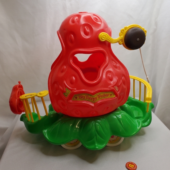 Vintage 1982 Kenner Strawberry Shortcake Big Berry Trolly Vehicle - Picture 7 of 9